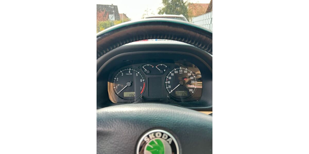 Skoda Octavia 158.000 km 2.350 &euro; Hameln 31787