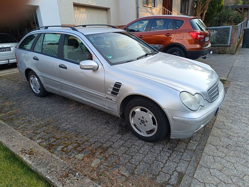 Mercedes-Benz C 180 210.000 km 1.400 € Burgbrohl 56659