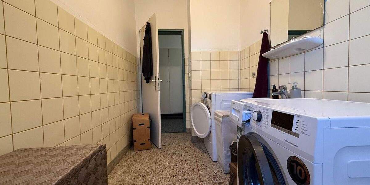 Etagenwohnung Mannheim Neckarau - 5 Zimmer, 177 m&sup2;, 295.000&euro; | Angebot:25730925