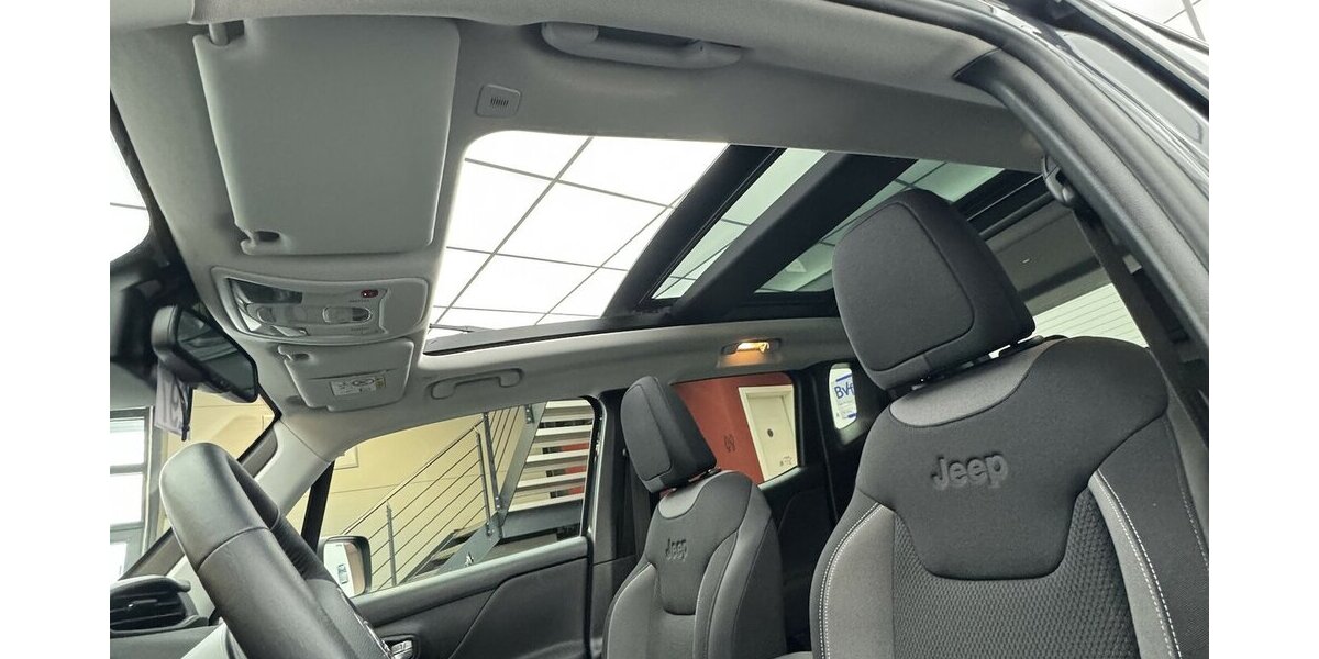 Jeep Renegade 1.5 Mild-Hybrid Limited Panoramadach 15.835 km 21.740 &euro; Lich 35423