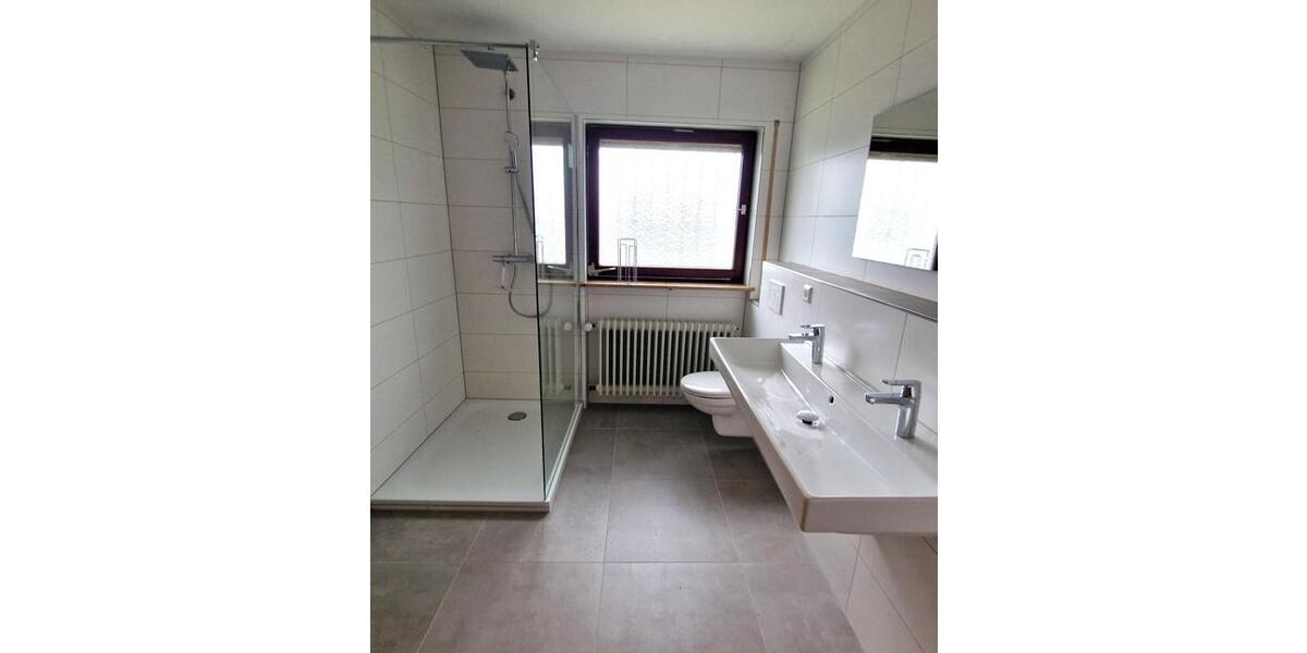 Einfamilienhaus Gemmingen - 6 Zimmer, 220 m&sup2;, 1.850&euro; | Angebot:25990741