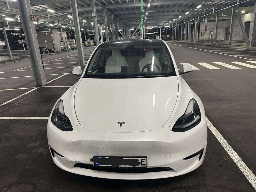 Tesla Model Y 79.000 km 30.000 € Frankfurt am Main 60423
