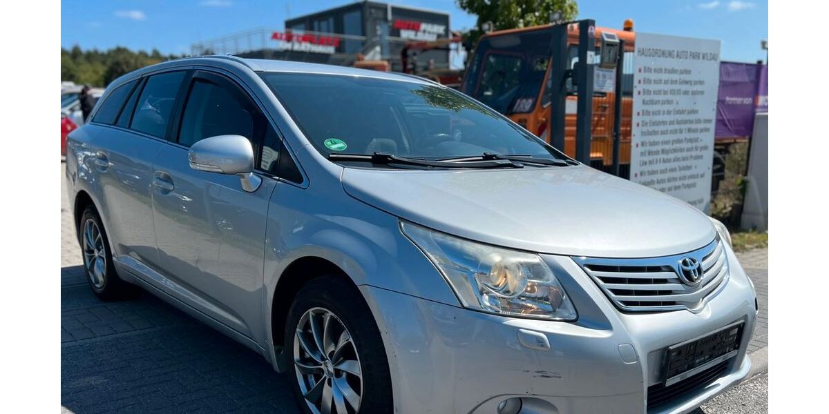 Toyota Avensis 115.000 km 5.199 &euro; Wildau 15745