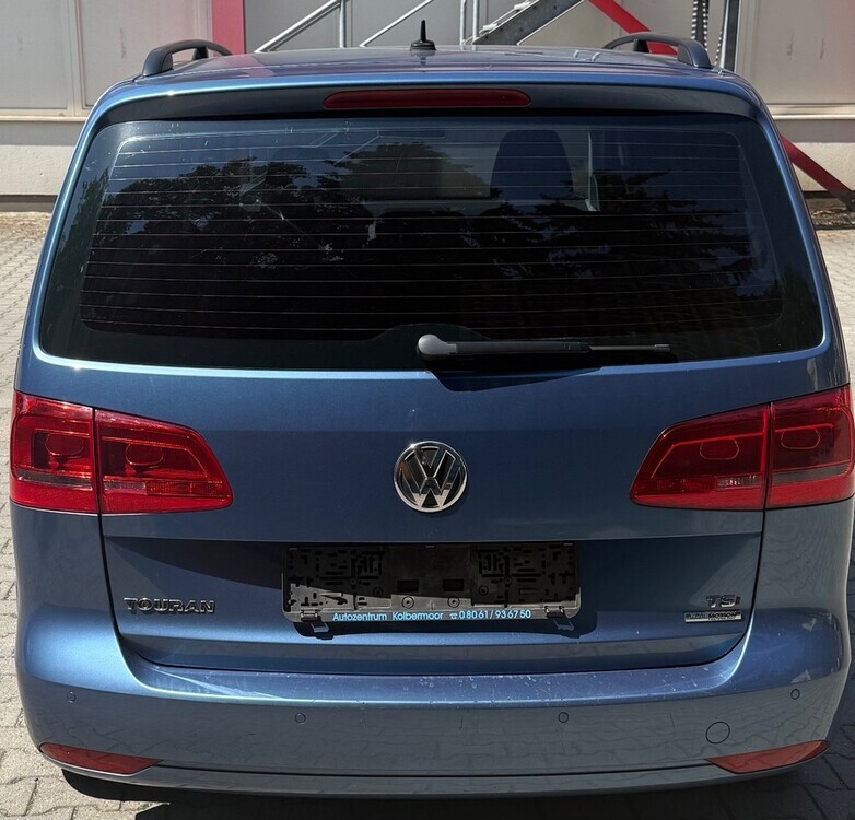 VW Touran 142.500 km 5.750 € Berlin 10178