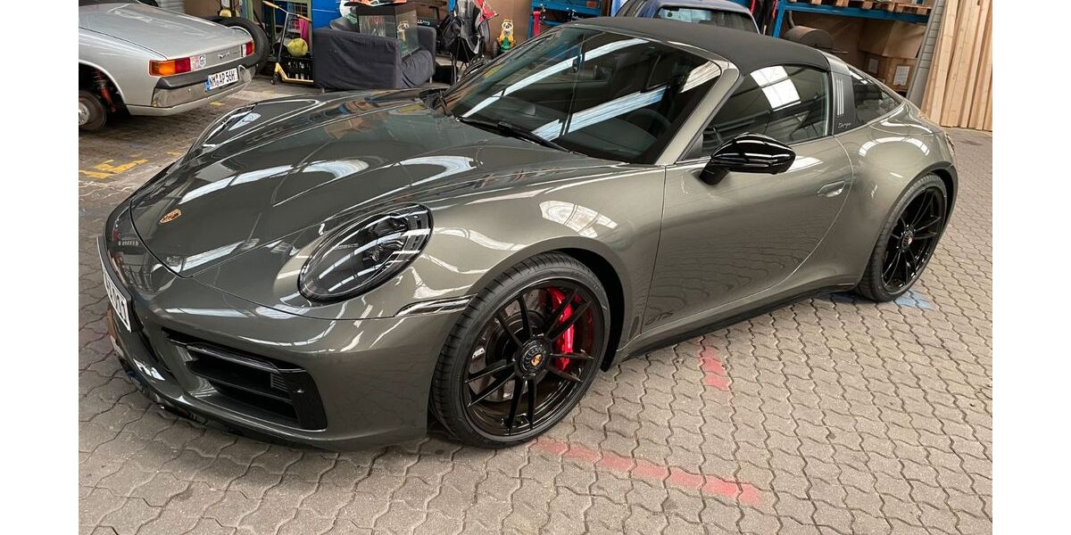 Porsche 992 16.800 km 166.911 &euro; Postbauer-heng 92353