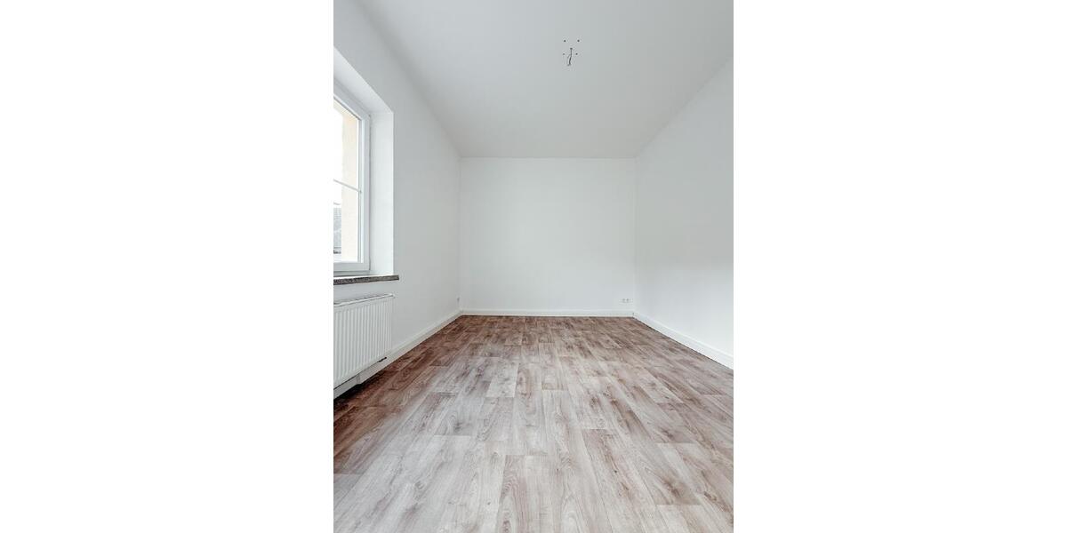 Etagenwohnung Burkhardtsdorf - 4 Zimmer, 90 m&sup2;, 600&euro; | Angebot:25581983
