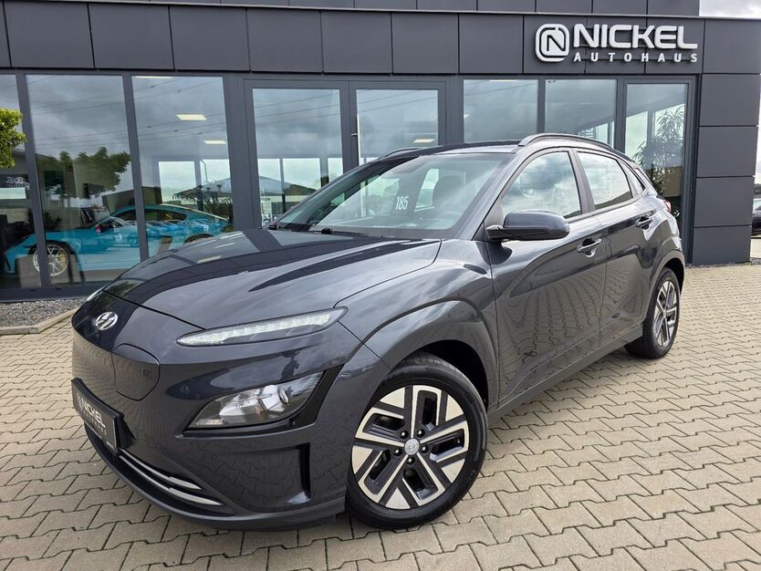 Hyundai KONA 62.985 km 22.499 € Damme 49401