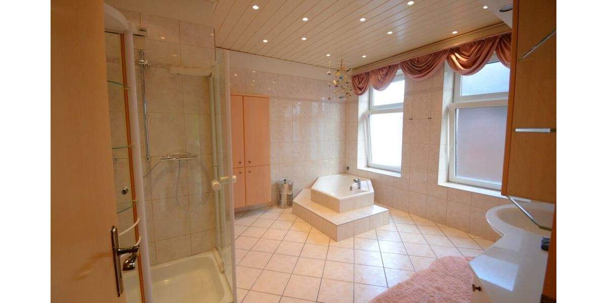 Mehrfamilienhaus, Wohnhaus Wesselburen - 3 Zimmer, 98 m&sup2;, 298.000&euro; | Angebot:25687140