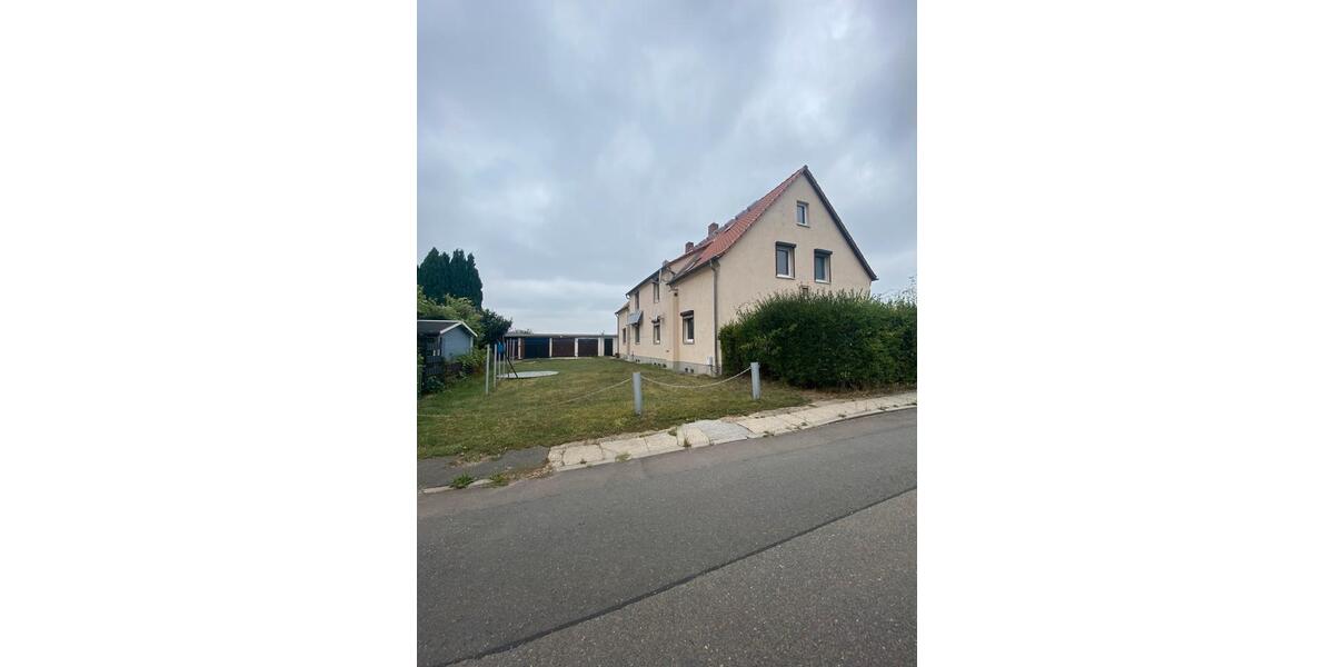 Doppelhaushälfte Weißenfels - 7 Zimmer, 120 m&sup2;, 125.000&euro; | Angebot:26982561