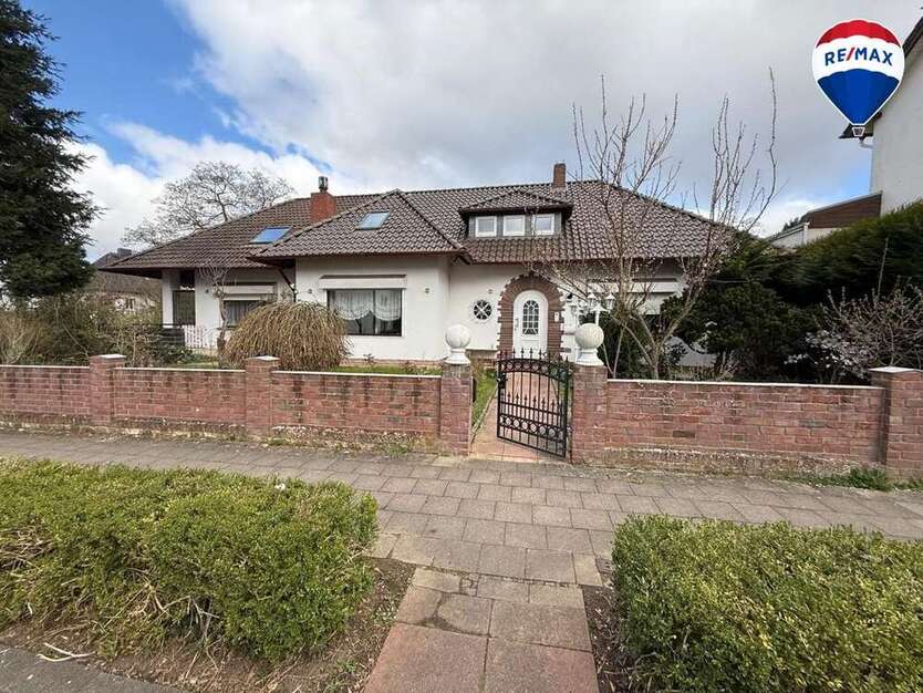 Haus zum Kaufen in Bad Oeynhausen 699.990 € 350 m²