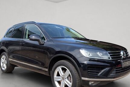 VW Touareg 243.056 km 13.690 &euro; Bergen 29303
