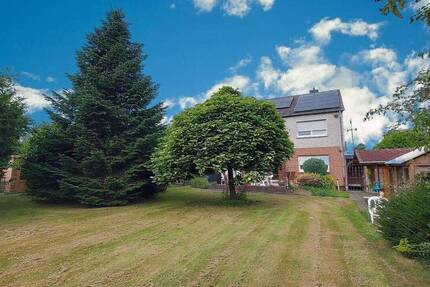 Freistehendes Einfamilienhaus mit Einliegerwohnung in Moers-Schwafheim 7 zimmer