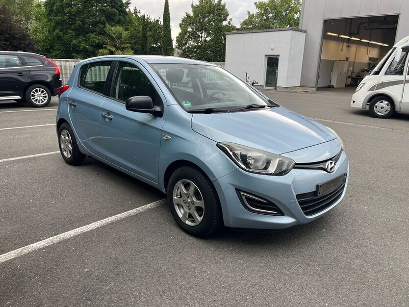 i20