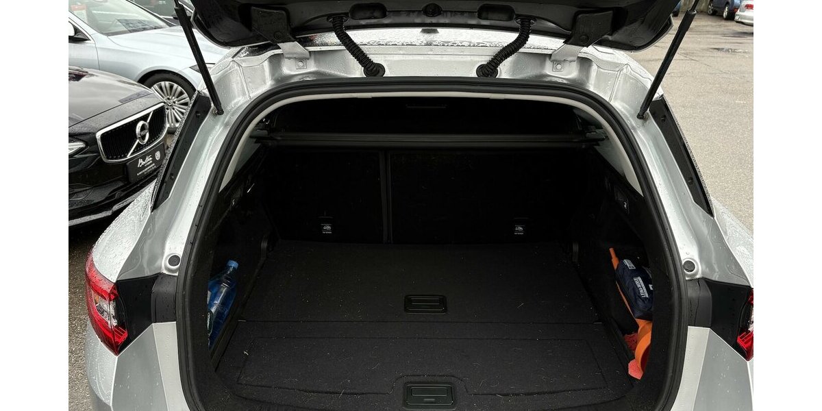 Renault Megane IV Grandtour Business Edition NAVI/PDC 18.665 km 16.900 &euro; Villingen-Schwenningen 78054