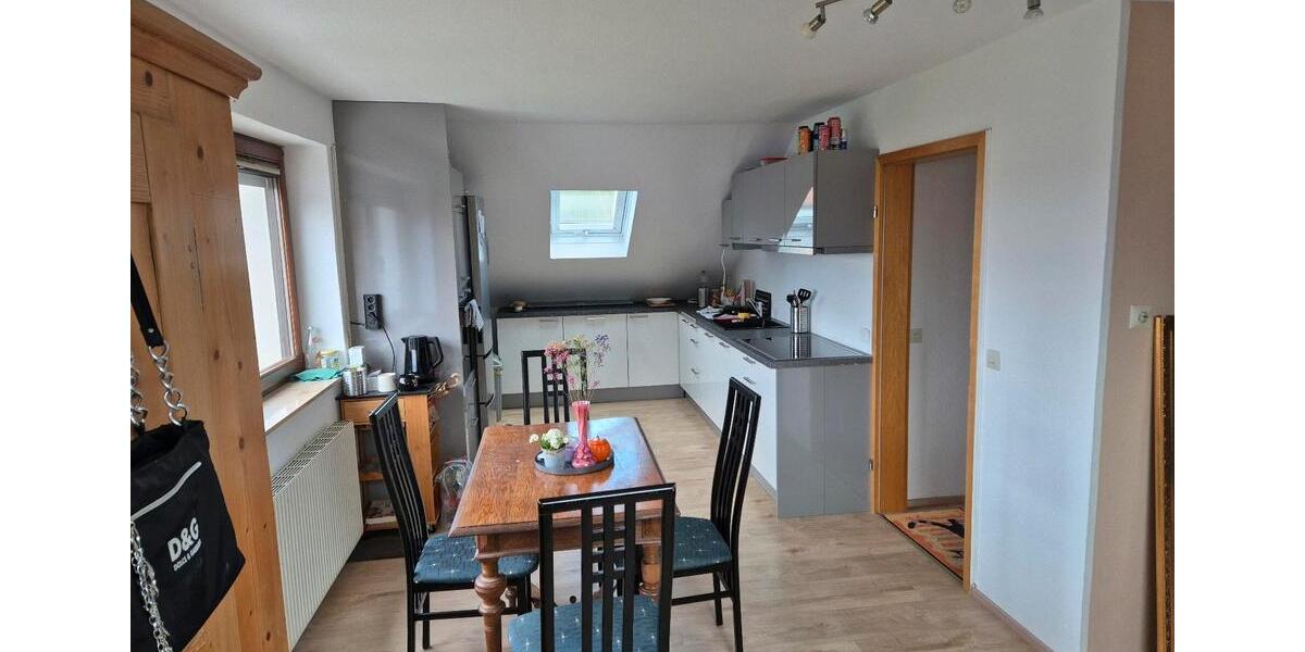 Dachgeschoßwohnung Metzingen - 1 Zimmer, 15 m&sup2;, 350&euro; | Angebot:25647291