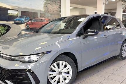 VW Golf 2.500 km 34.480 &euro; Idstein 65510
