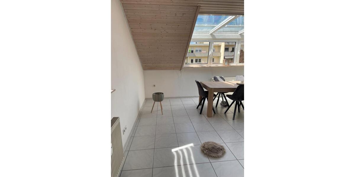 Dachgeschoßwohnung Villingen-Schwenningen Schwenningen - 3 Zimmer, 95 m&sup2;, 1.150&euro; | Angebot:26288219