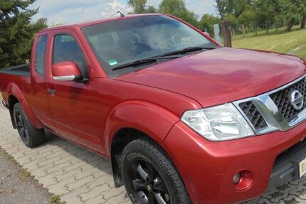 Nissan Navara 351.000 km 3.999 &euro; Schleifreisen 07629