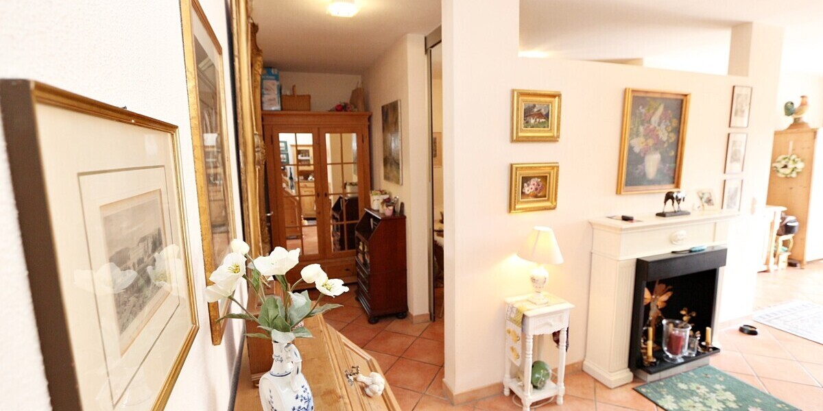 ** Traumapartment mit Sonnenterrasse ** und Stellplatz !! in S-Bahn-Nähe !! TOP-LAGE in GILCHING !! - Etagenwohnung Gilching | Angebot:25841225