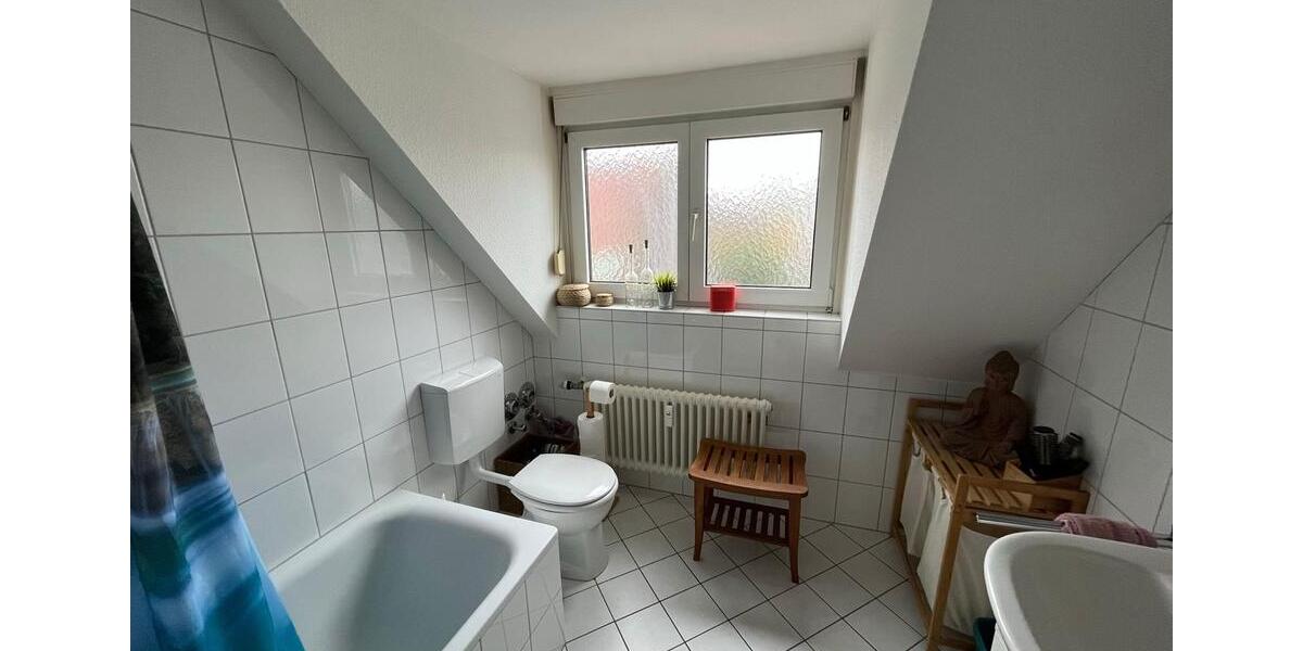 Dachgeschoßwohnung Saarbrücken - 3 Zimmer, 74 m&sup2;, 680&euro; | Angebot:26161014