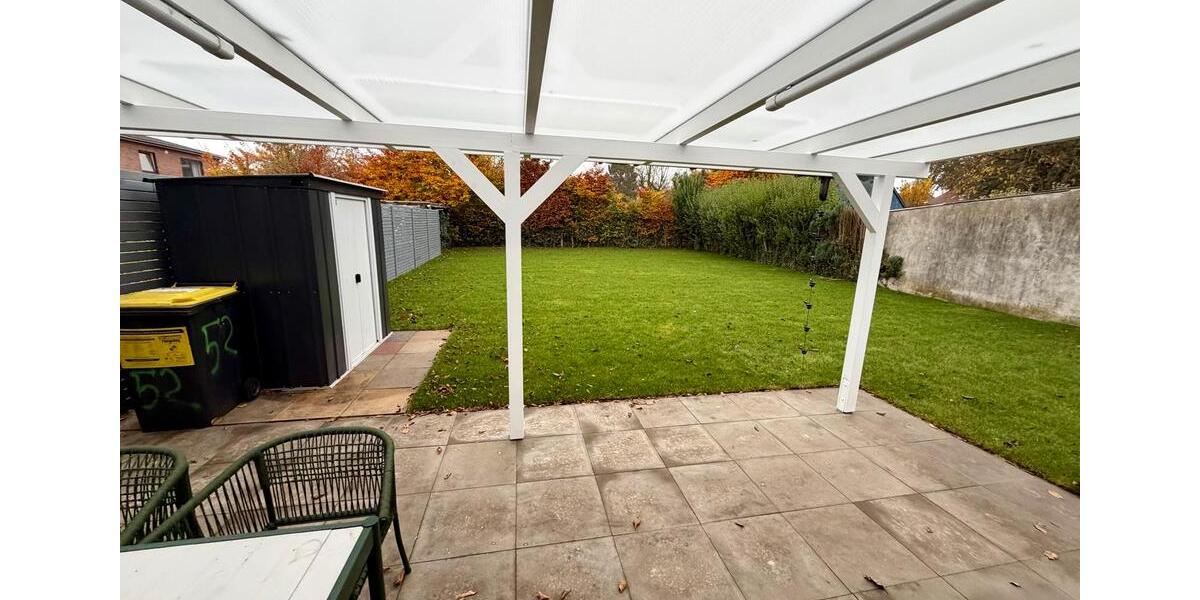 Frischsanierte und Möblierte Haushälfte mit Parkplatz und Garten 3 zimmer