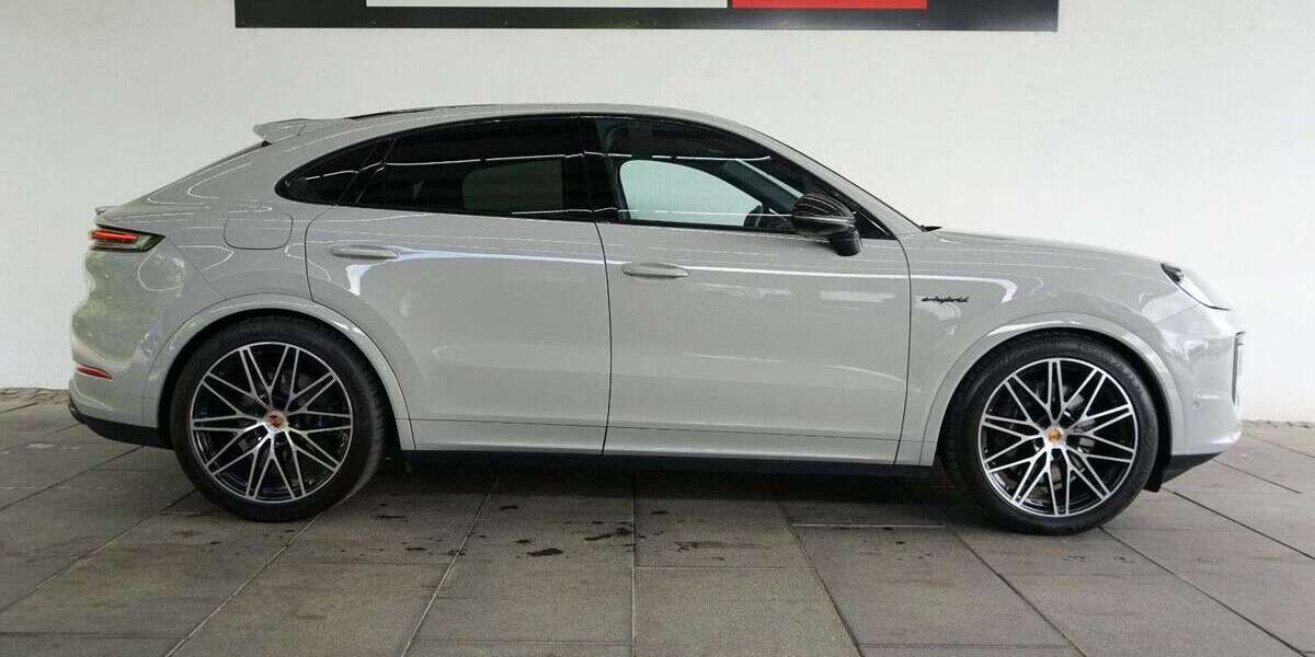 Porsche Cayenne 9.400 km 122.880 &euro; Asslar 35614