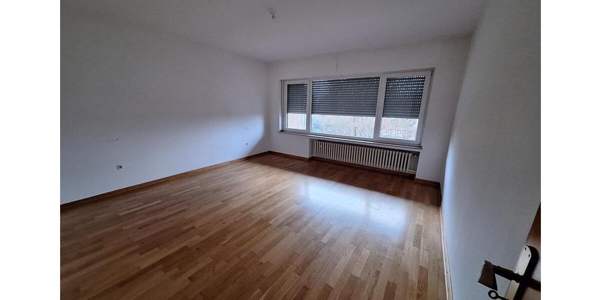 Doppelhaushälfte Mönchengladbach Süd - 3 Zimmer, 145 m&sup2;, 1.300&euro; | Angebot:25290020