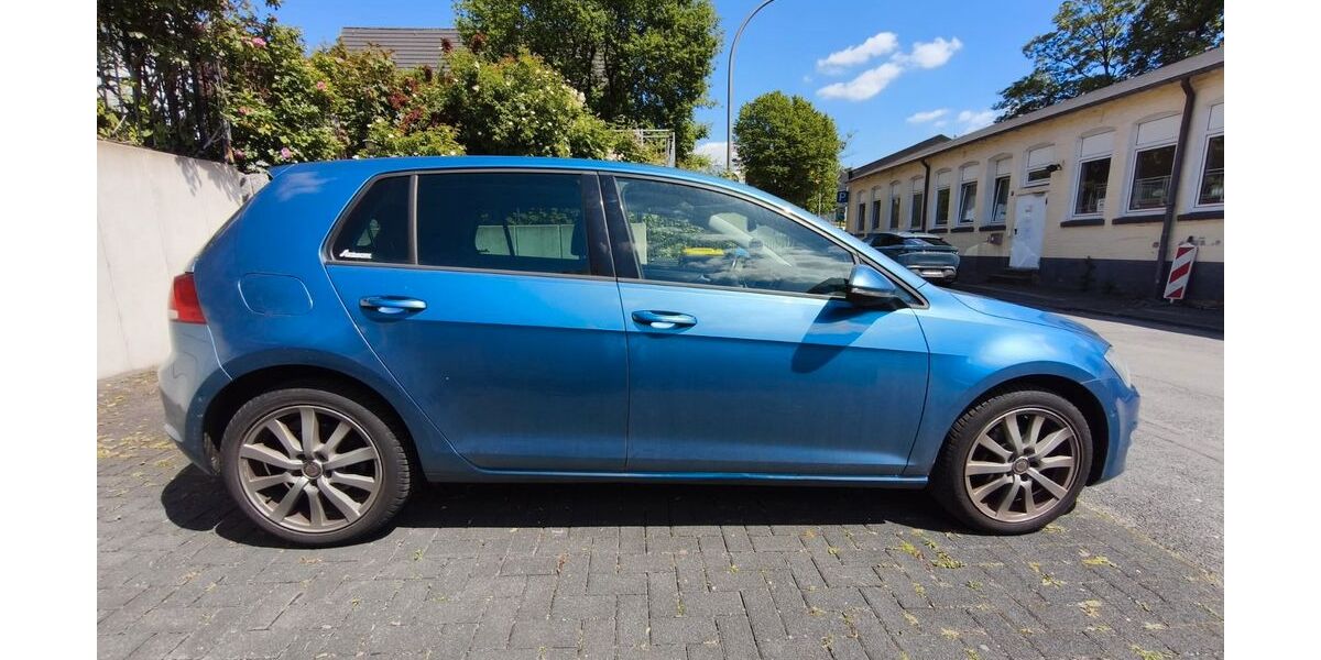 VW Golf 184.000 km 7.400 &euro; Remscheid 42857