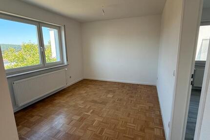 Frisch sanierte 108 m² mit Balkon & neuem Bad!