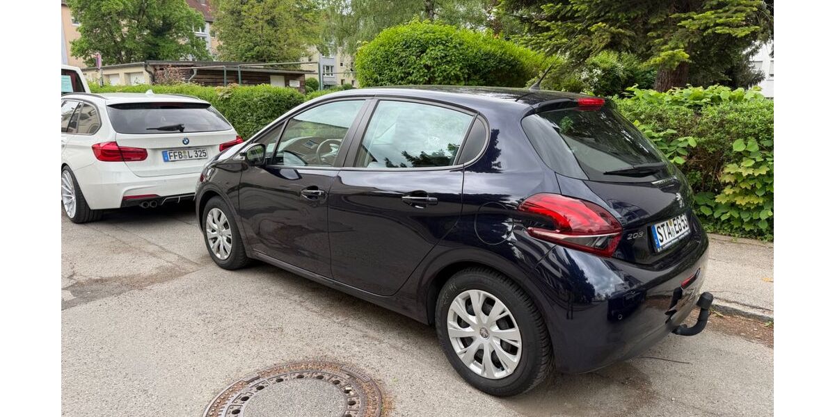 Peugeot 208 57.000 km 5.700 &euro; Germering 82110