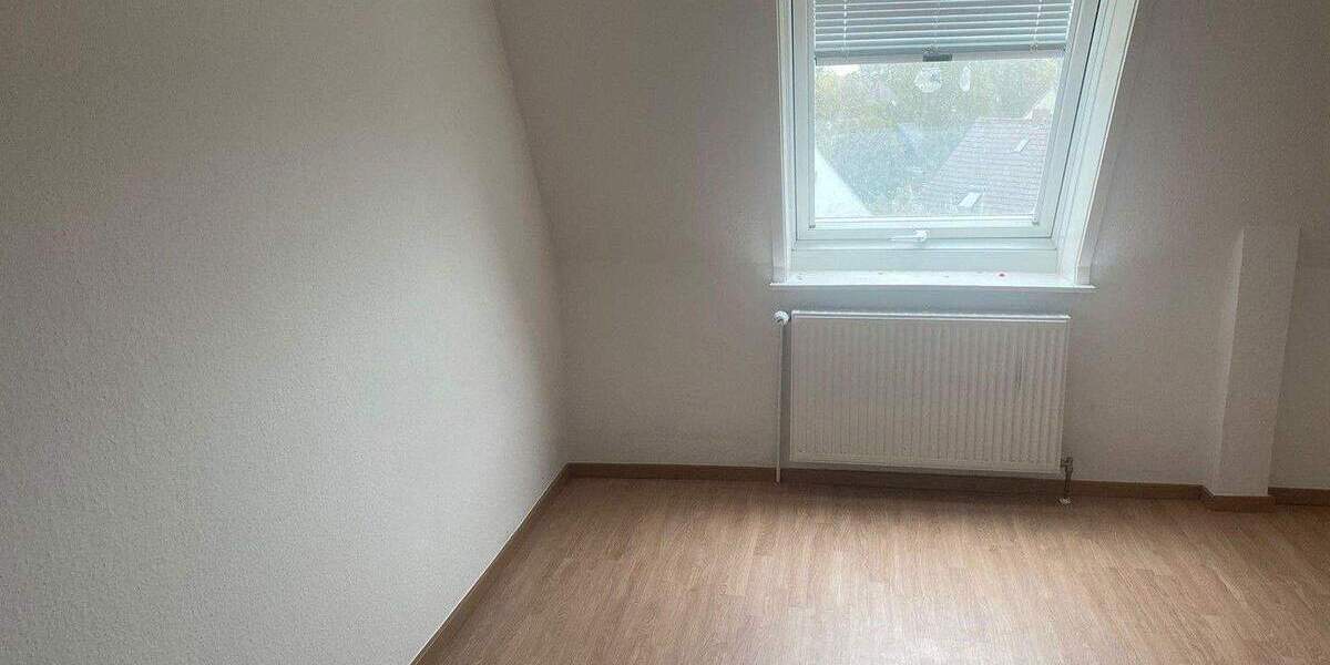 Helle 3-Zimmer-Wohnung in zentraler Lage inkl. Garage - Blumenthal - WG-geeignet 3 zimmer