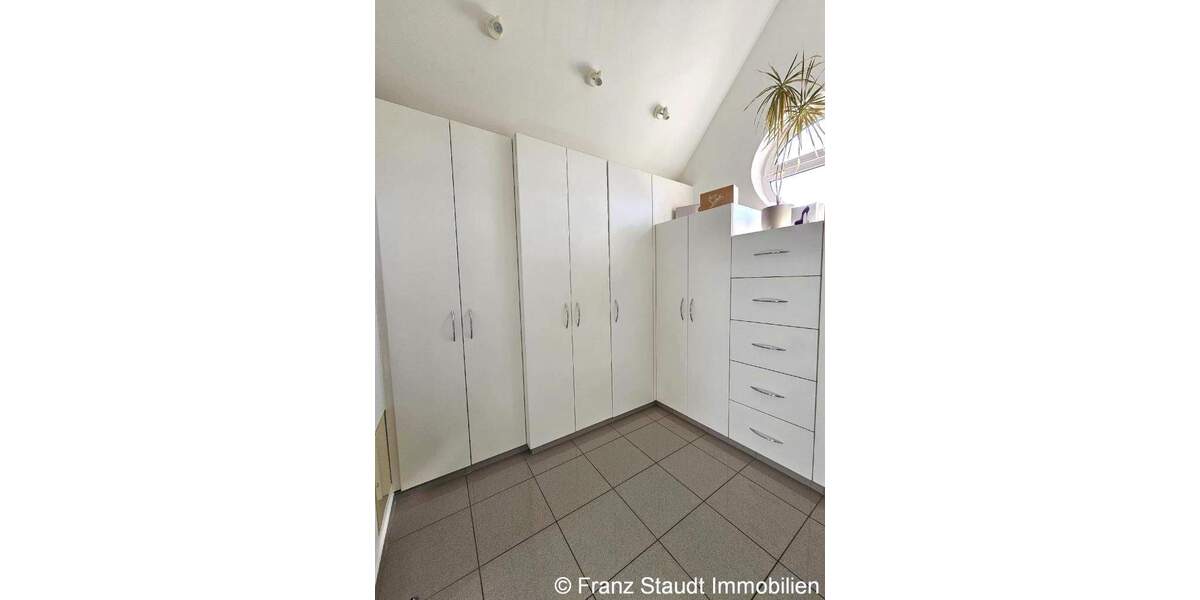 Einfamilienhaus Großostheim - 1 Zimmer, 265 m&sup2;, 1.150.000&euro; | Angebot:24226824