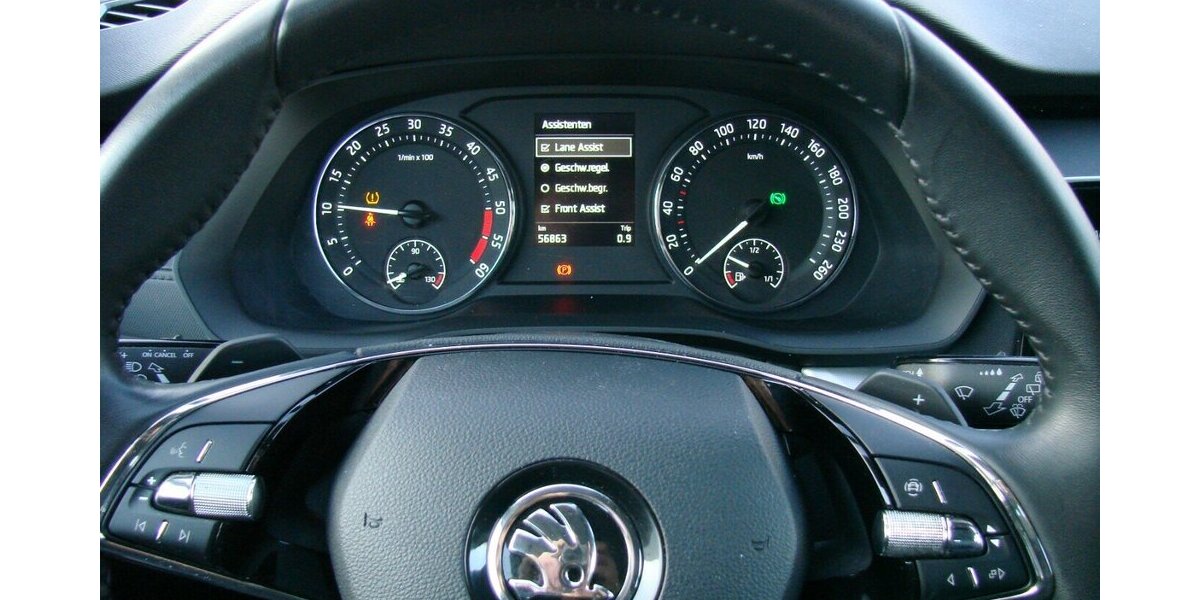 Skoda Octavia 2.0TDI Selection LED Tempomat Spurhalteass 56.838 km 25.980 &euro; Falkensee 14612