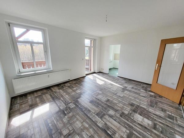 Etagenwohnung Reichenbach im Vogtland - 3 Zimmer, 71 m&sup2;, 425&euro; | Angebot:25442741