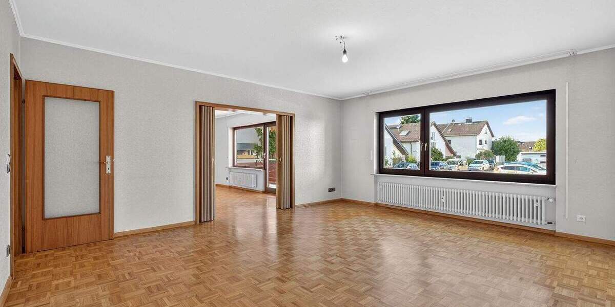 Bezugsfrei! Wohnung mit Südbalkon, Hobbyraum und zusätzlichem Bad im Souterrain 6 zimmer