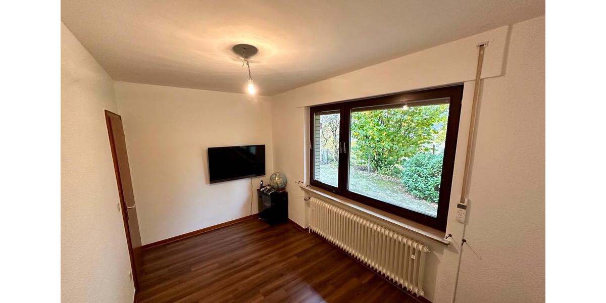 Großz.EFH, Nettokaltmiete 1.350,-€mtl. o. Kaufpreis. 285.000,-€ 5.5 zimmer