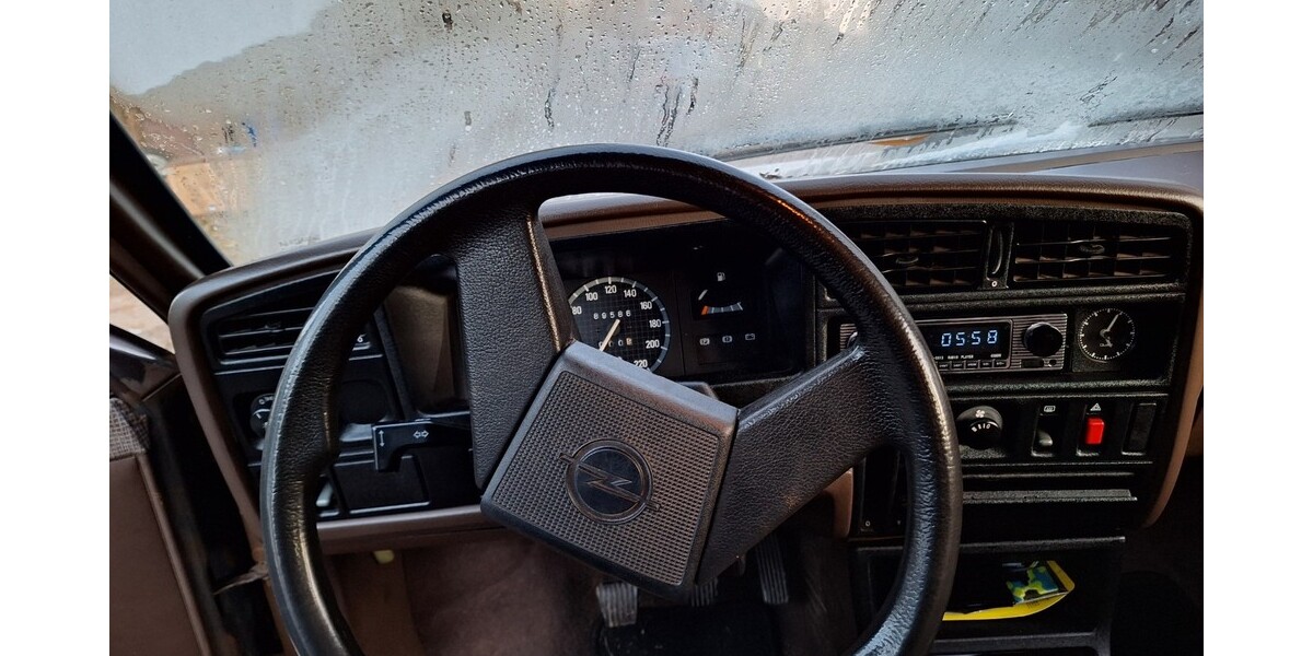 Opel Ascona C 89.640 km 4.500 &euro; Heideblick 15926