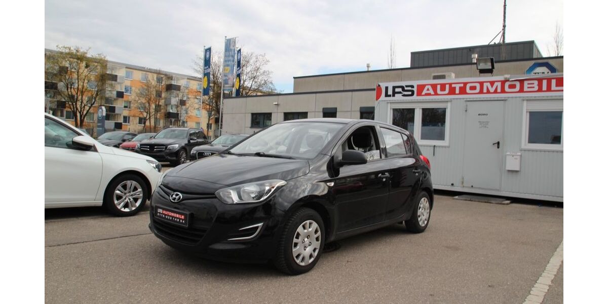Hyundai i20 141.000 km 5.490 &euro; München 81243