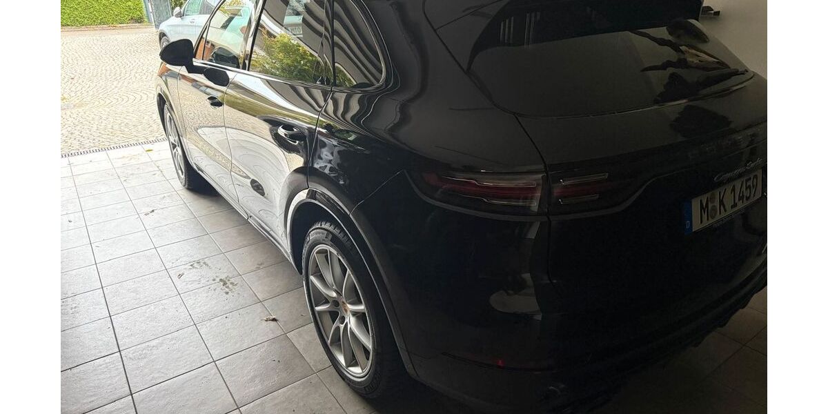 Porsche Cayenne 94.000 km 63.990 &euro; München 81825