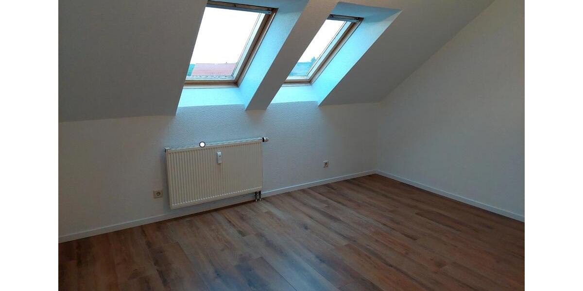 Dachgeschoßwohnung Erfurt Hochheim - 3 Zimmer, 78 m&sup2;, 890&euro; | Angebot:26354149