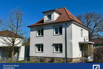 Einfamilienhaus mit großem Garten in ruhiger Lage - Gepflegtes Zuhause in Detmold!