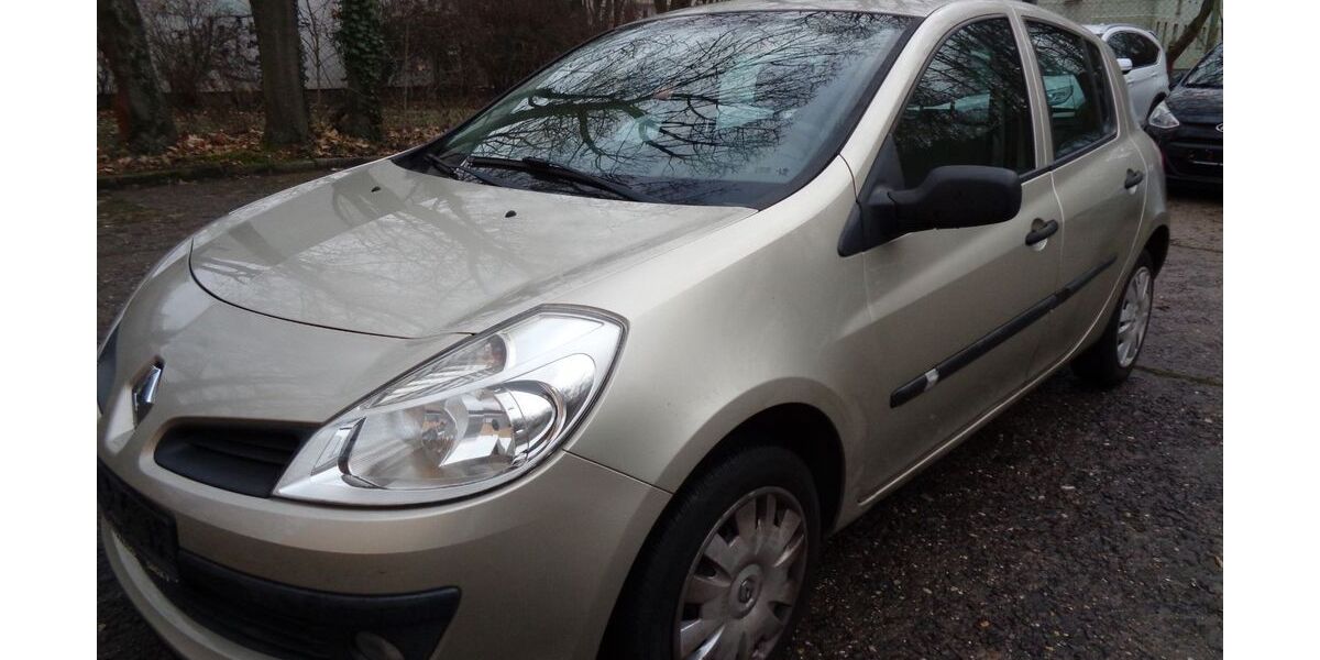 Renault Clio 151.600 km 1.450 &euro; Magdeburg 39110