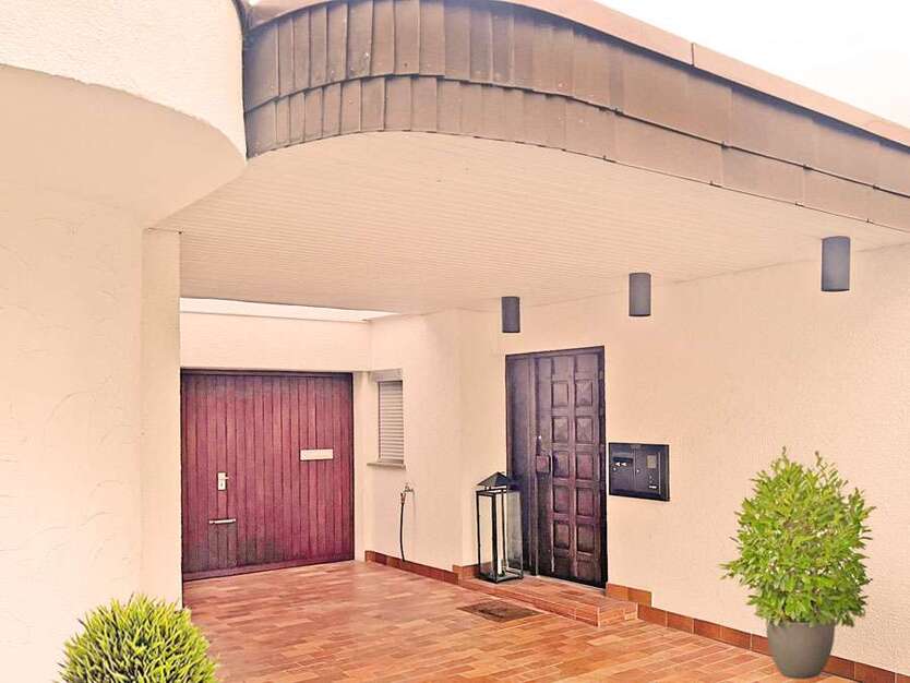 Haus zum Kaufen in Stuttgart 1.150.000 € 202 m²