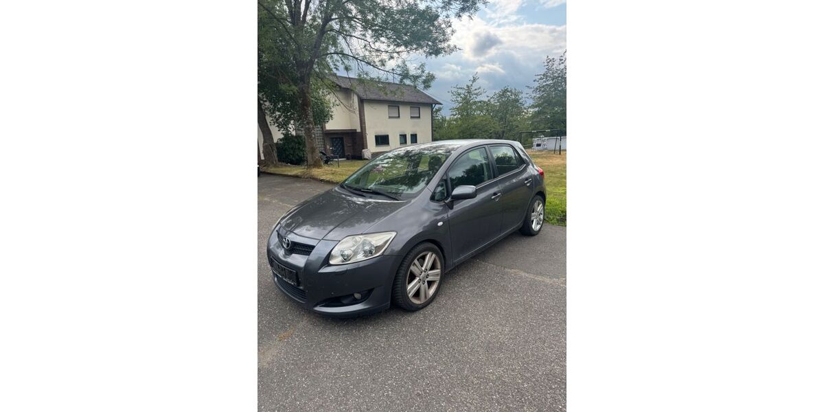 Toyota Auris 278.000 km 1.250 &euro; Niederwambach 57614