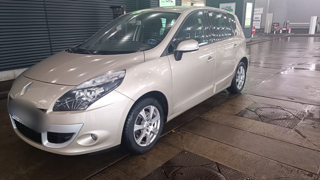 Renault Scenic 159.884 km 5.370 &euro; Hamburg 21079