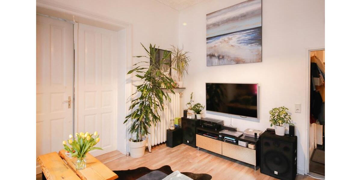 Altbaucharme mit Flair – Wohnen zwischen Stuck & Flügeltüren 3 zimmer