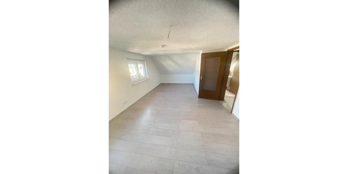 Dachgeschoßwohnung Albstadt Gemarkung Onstmettingen - 1 Zimmer, 60 m&sup2;, 700&euro; | Angebot:26342829