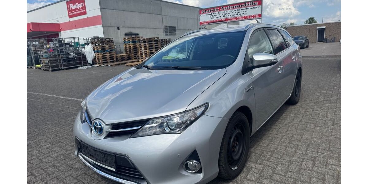 Toyota Auris 154.000 km 7.999 &euro; Euskirchen 53879