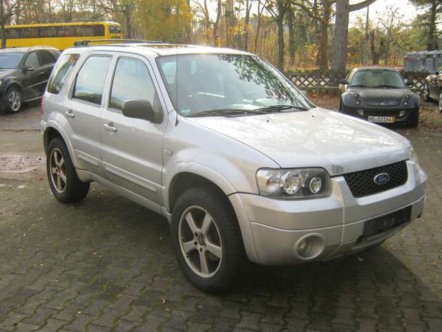 Ford Maverick 235.400 km 2.890 € Berlin 14167