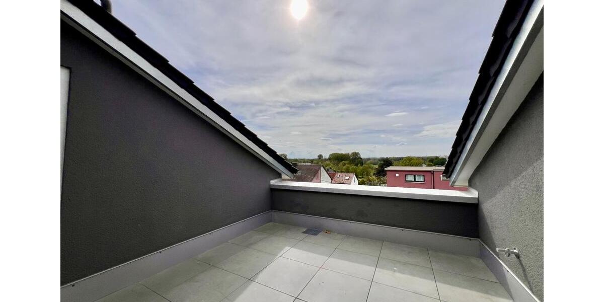 Dachgeschoßwohnung Augsburg Bergheim - 2.5 Zimmer, 92 m&sup2;, 1.550&euro; | Angebot:26578892